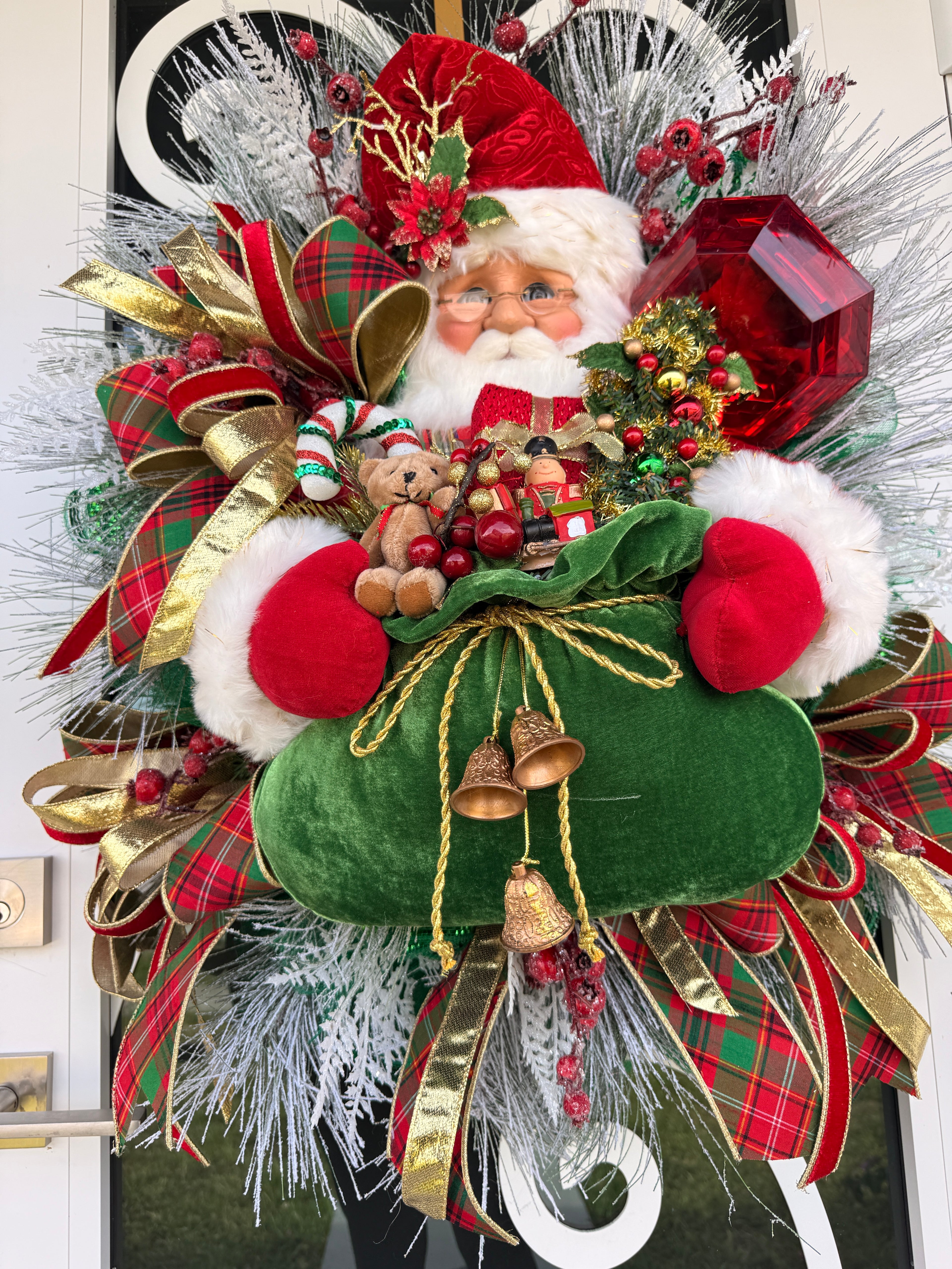 Santa Christmas Wreath, Old Fashioned Santa Door Decor, Large Christmas Wreath, Vintage Style Holiday Decor, Santa Claus Decoration