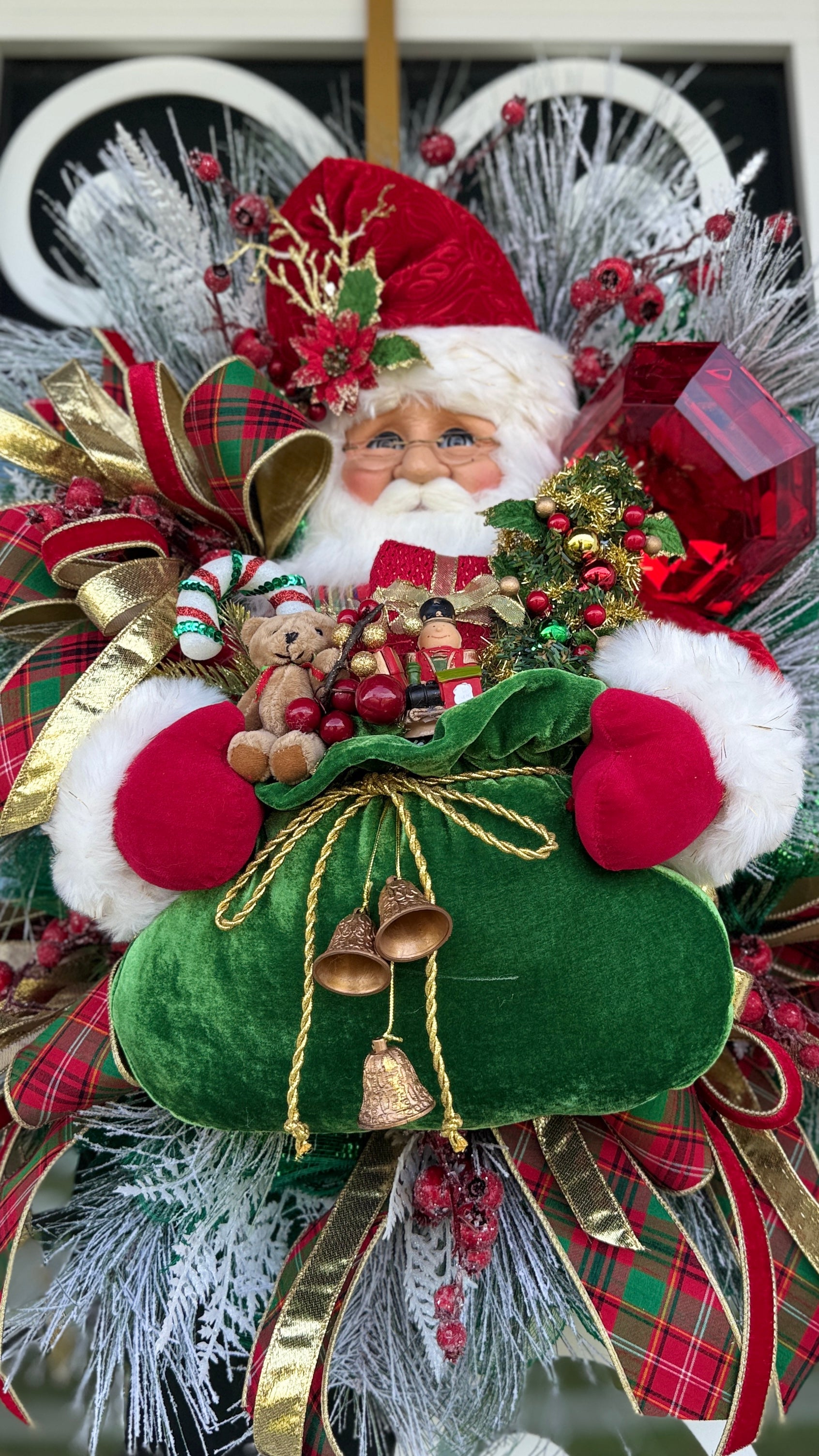 Santa Christmas Wreath, Old Fashioned Santa Door Decor, Large Christmas Wreath, Vintage Style Holiday Decor, Santa Claus Decoration