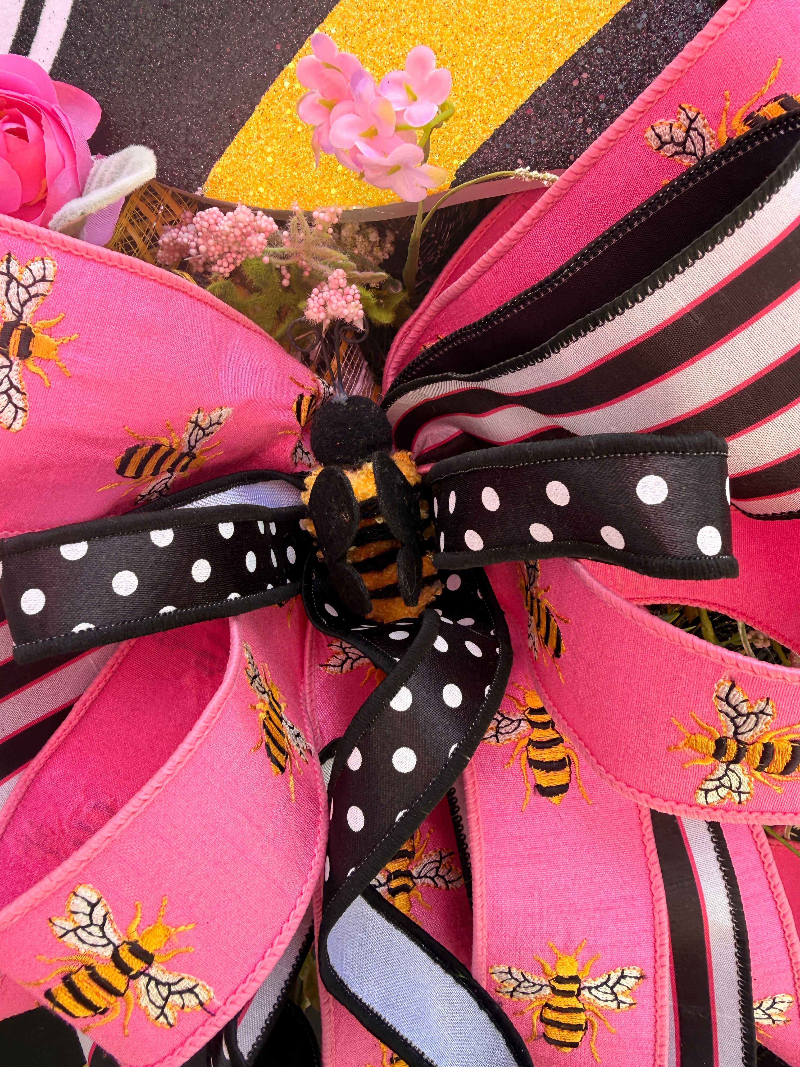 Pink Bumble Bee Wreath, Summer Floral Door Decor, Glitter Bee Accent