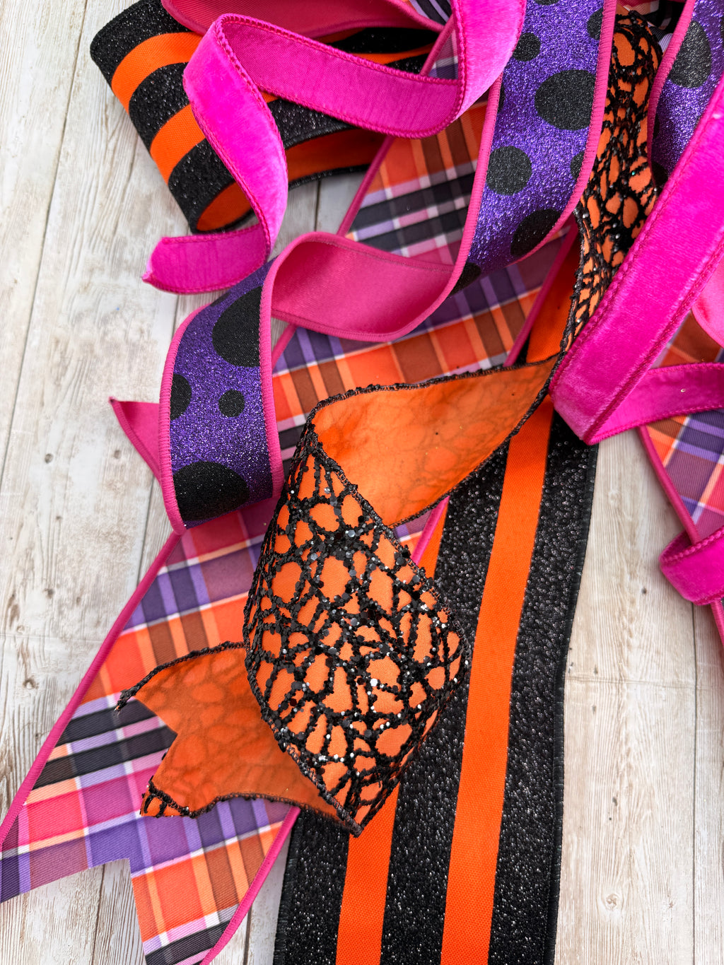 Extra Large Halloween Bow, Spooky Front Door Decor, Black Orange Wreath Bow, Witchy Porch Decor, Halloween Door Hanger Accent, Fall Bow